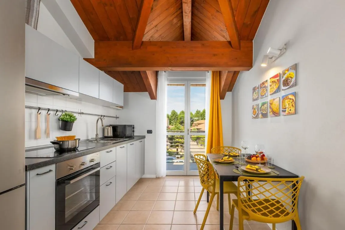 Casa Gialla 7A, New Apartment Milano&Como Bregnano 0*,  Italien